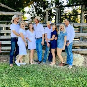 Meet your Posher, Haylee maree